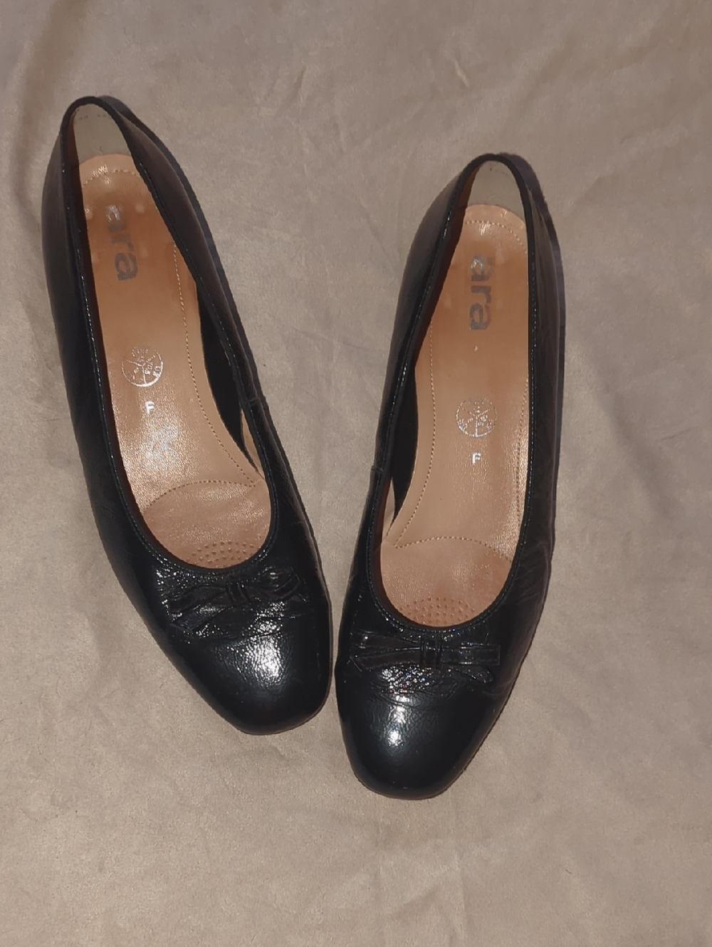 Ara Black Leather Round-Toe Ballet Pumps with Bow